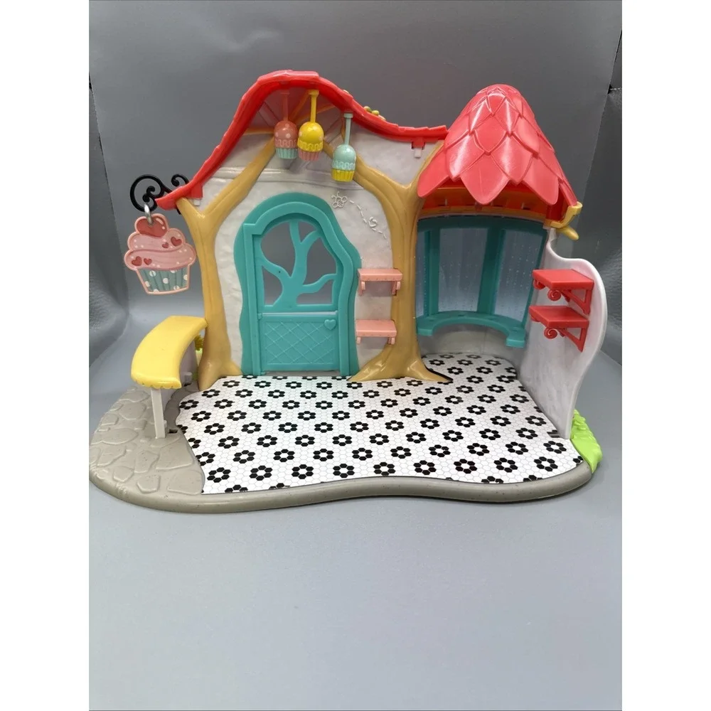 Honey Bee Acres Bees Teas Pastry Shop Playset Building Only - 2022 Sunny Days